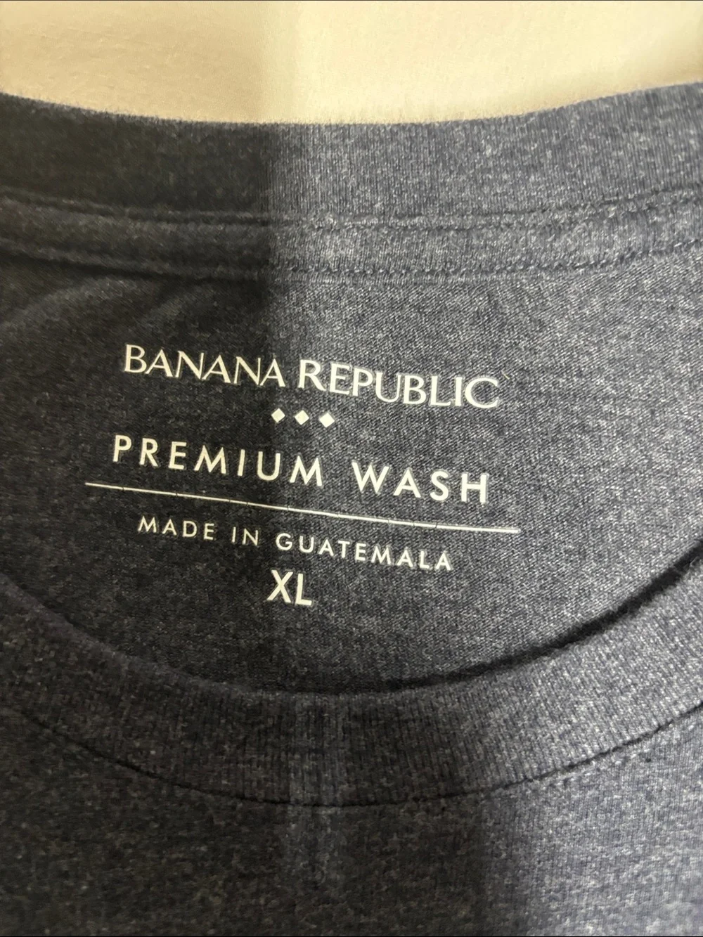Banana Republic Premium Wash Men’s XL Canoe Graphic T Shirt Heather Navy